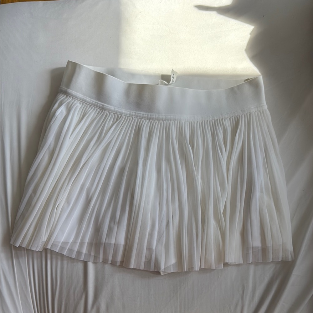 Lululemon Mesh Pleats Mid-Rise Mini Tennis Skirt SIZE 8 WHITE - Picture 2 of 8